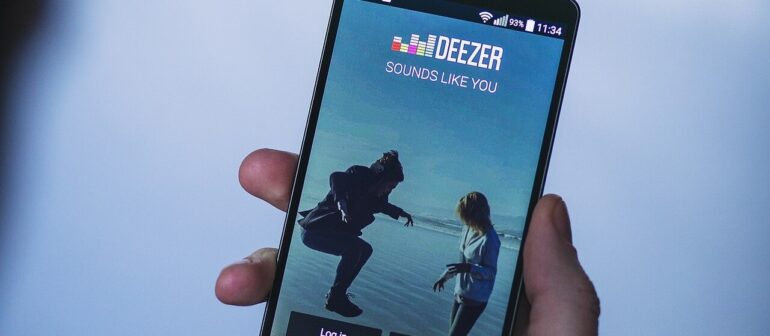 Smartphone-Deezer-auf-Screen